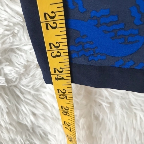 DIANE von Furstenburg silk blouse top short sleeve blue. DVF. - Picture 6 of 10